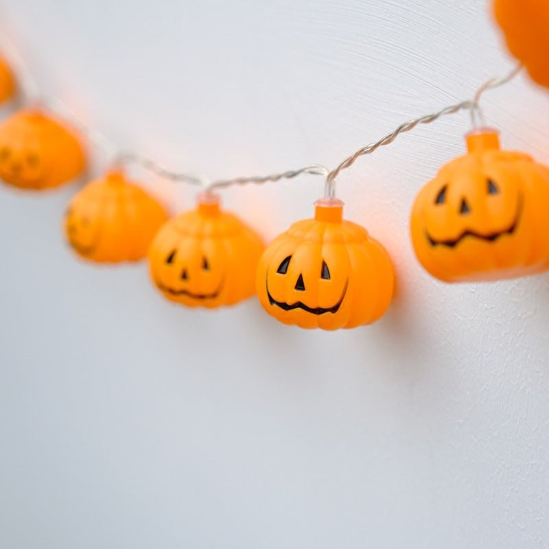 Glowing pumpkin Halloween string lights
